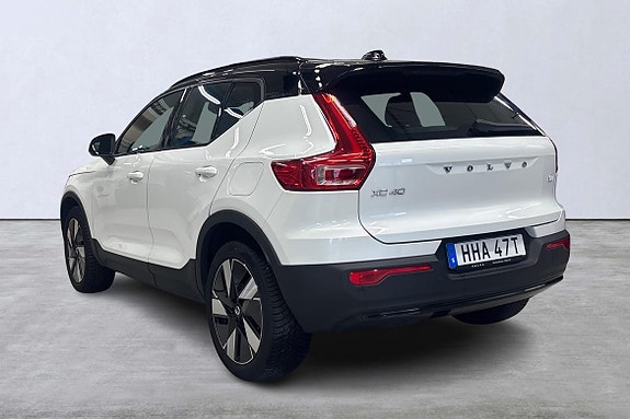 Volvo XC40 4 of 21