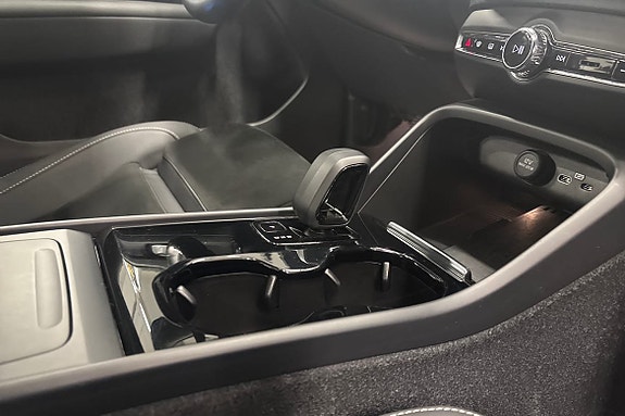 Volvo XC40 15 of 21