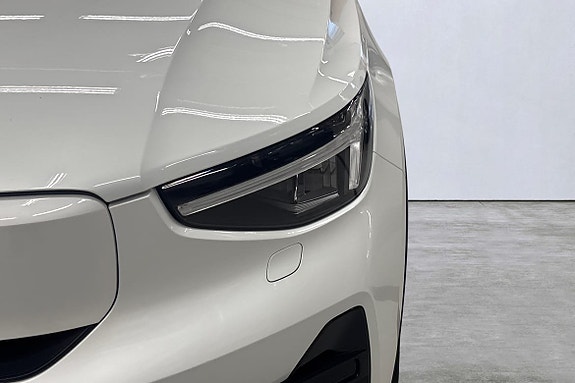 Volvo XC40 21 of 21