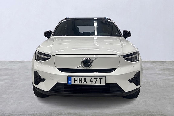 Volvo XC40 7 of 21