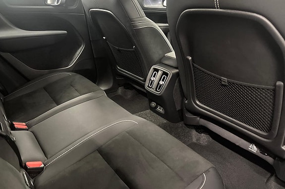 Volvo XC40 11 of 21