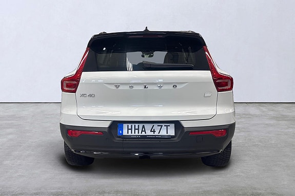 Volvo XC40 5 of 21