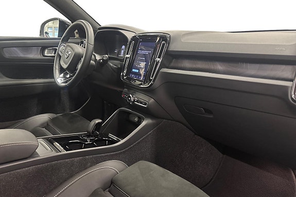 Volvo XC40 10 of 21