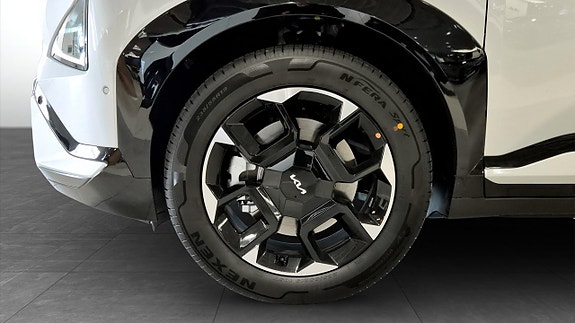 Kia EV5 9 of 13