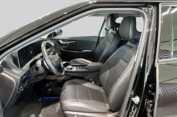 Kia EV6 8 of 23