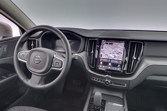 Volvo XC60 8 of 17