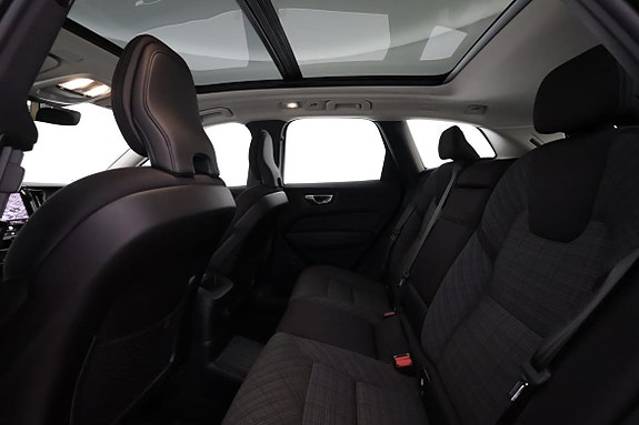 Volvo XC60 10 of 17