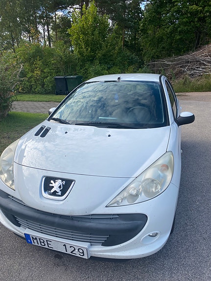 Peugeot 206+ 3 of 4