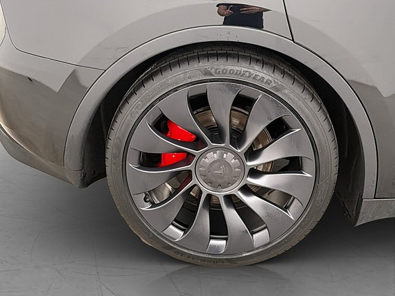 Tesla Model Y 30 of 30