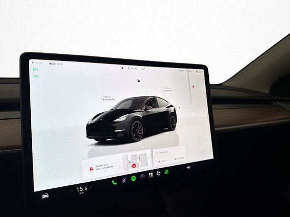 Tesla Model Y 22 of 30