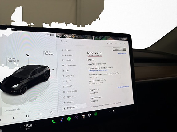 Tesla Model Y 24 of 30