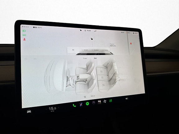 Tesla Model Y 21 of 30