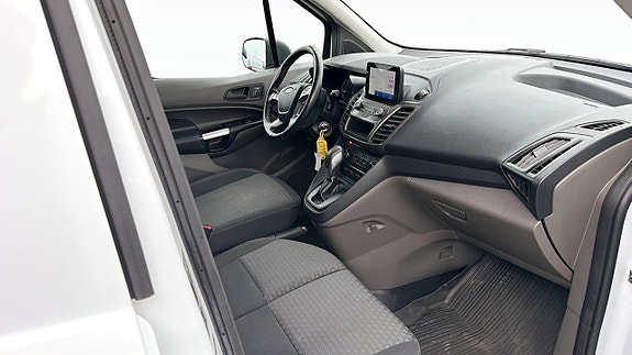 Ford Transit Connect 3 of 9