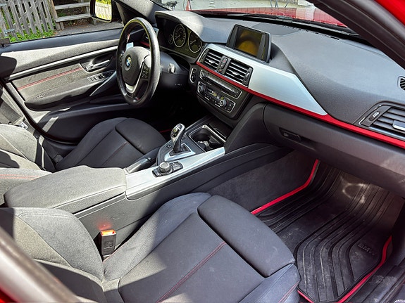 BMW 320d 4 of 6