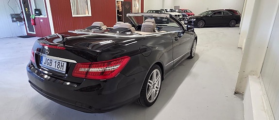 Mercedes-Benz E300 de 5 of 20