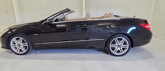 Mercedes-Benz E300 de 11 of 20