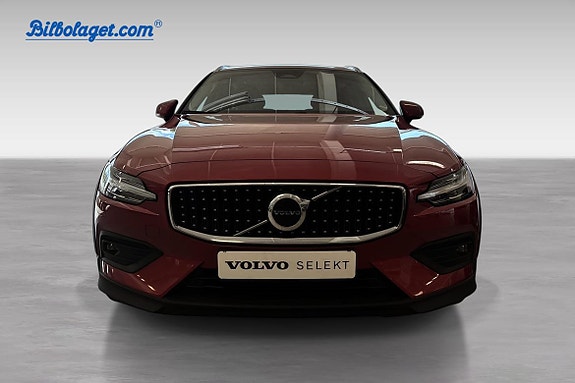 Volvo V60 Cross Country 3 of 9