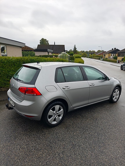 Volkswagen Golf VII 2 of 7