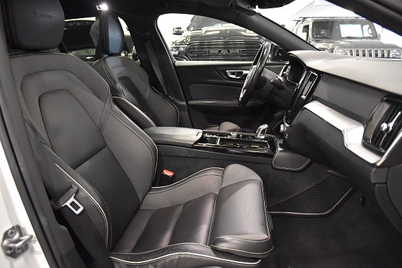 Volvo V60 12 of 27