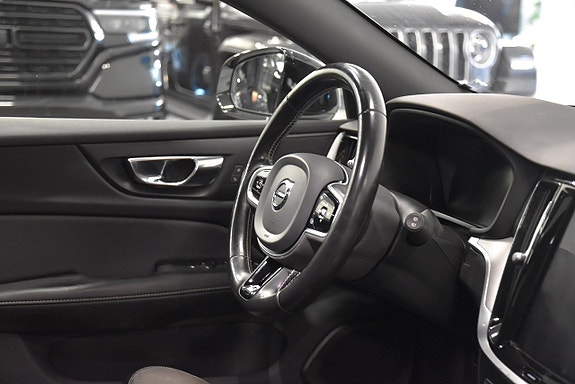 Volvo V60 8 of 27