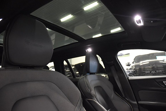 Volvo V60 13 of 27
