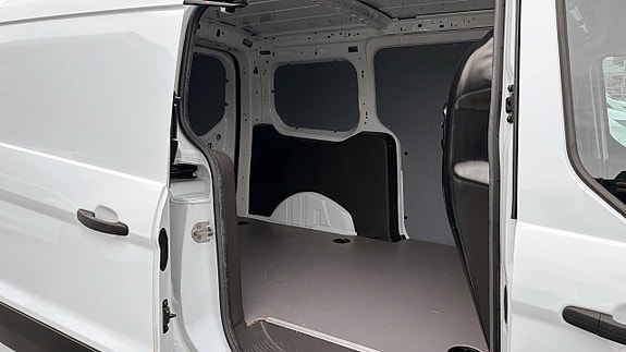 Ford Transit Connect 5 of 9