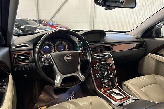Volvo XC70 8 of 20