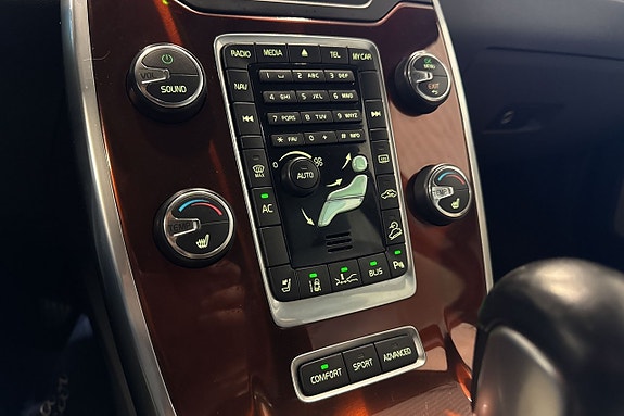 Volvo XC70 17 of 20