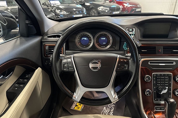 Volvo XC70 12 of 20