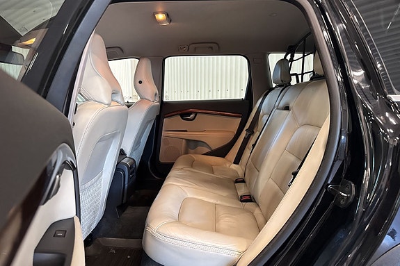 Volvo XC70 11 of 20