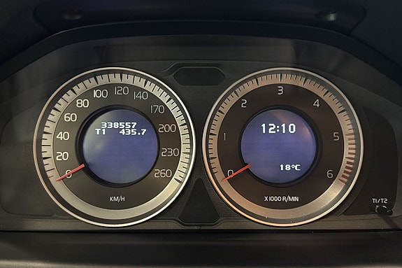 Volvo XC70 14 of 20