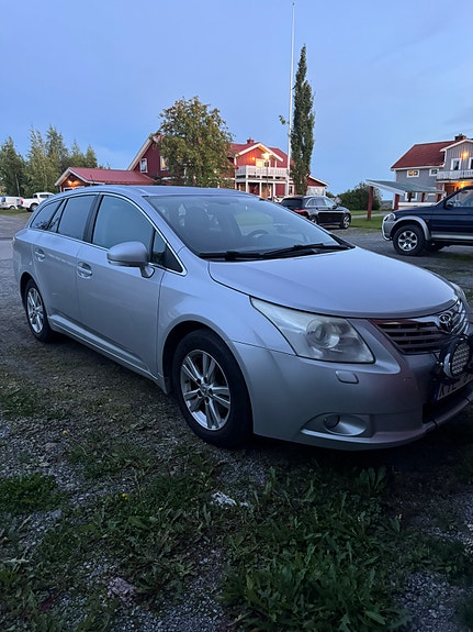 Toyota Avensis 4 of 5