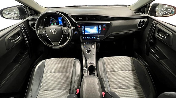 Toyota Auris 6 of 21