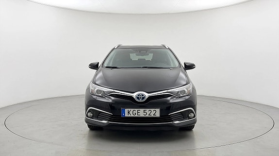 Toyota Auris 2 of 21