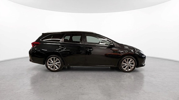 Toyota Auris 3 of 21