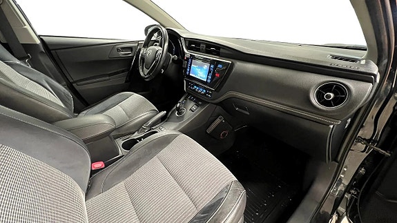 Toyota Auris 16 of 21