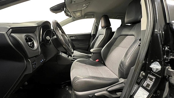 Toyota Auris 11 of 21