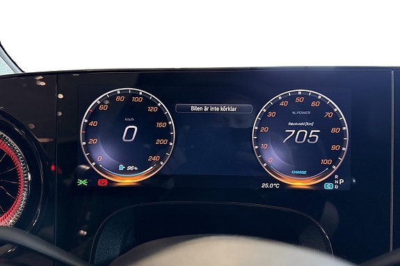 Mercedes-Benz CLA350 7 of 11
