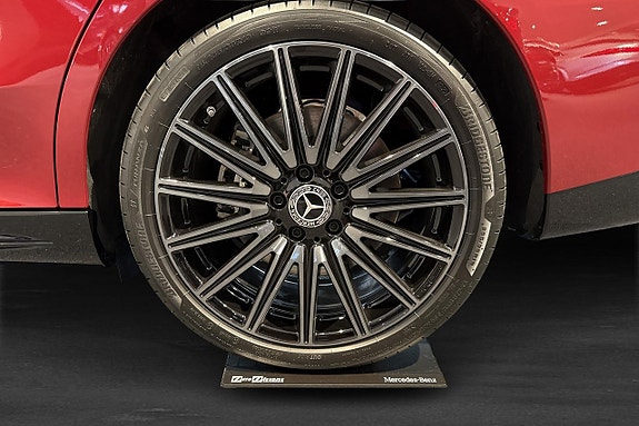 Mercedes-Benz CLA350 5 of 11
