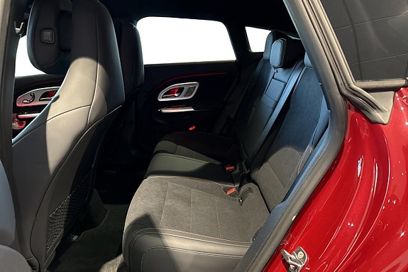 Mercedes-Benz CLA350 10 of 11