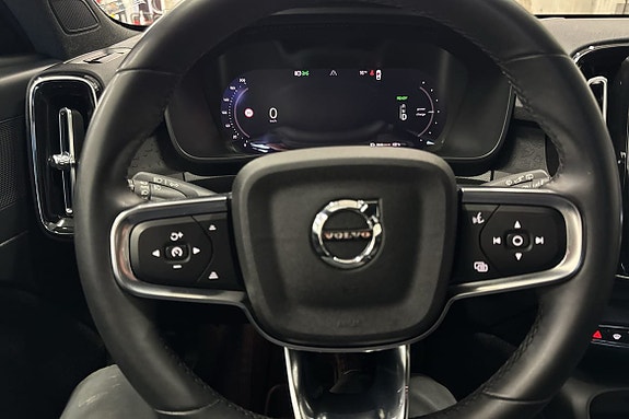 Volvo XC40 17 of 22