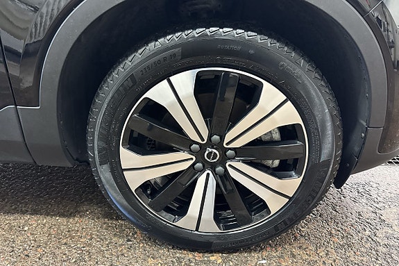 Volvo XC40 12 of 22