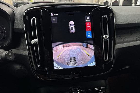 Volvo XC40 18 of 22