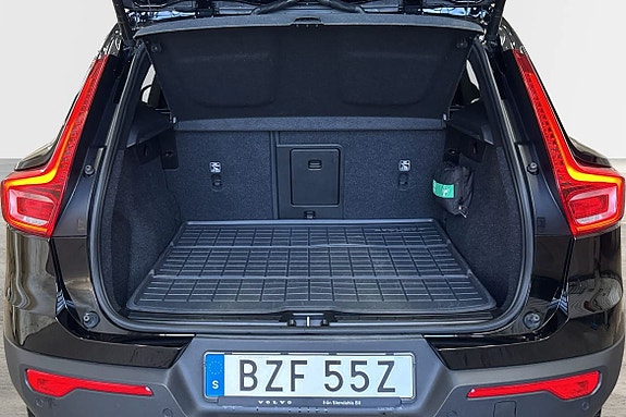 Volvo XC40 8 of 22