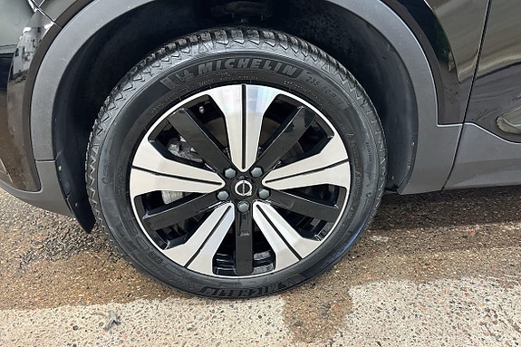 Volvo XC40 9 of 22