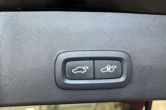 Volvo XC40 13 of 22