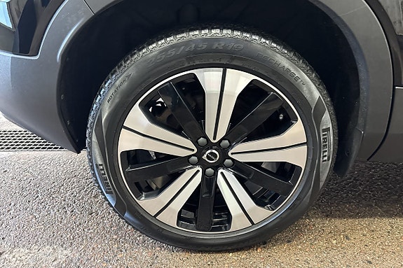 Volvo XC40 11 of 22