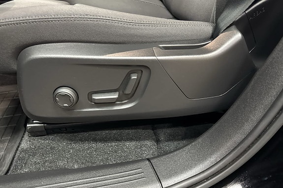 Volvo XC40 16 of 22