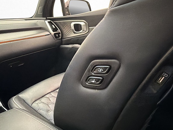 Kia Sorento 28 of 30