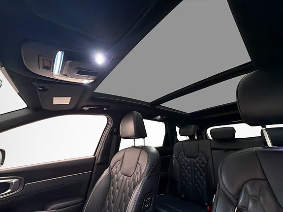 Kia Sorento 17 of 30